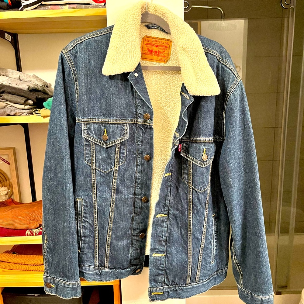 Levi’s Vintage Fit Sherpa Trucker Jacket